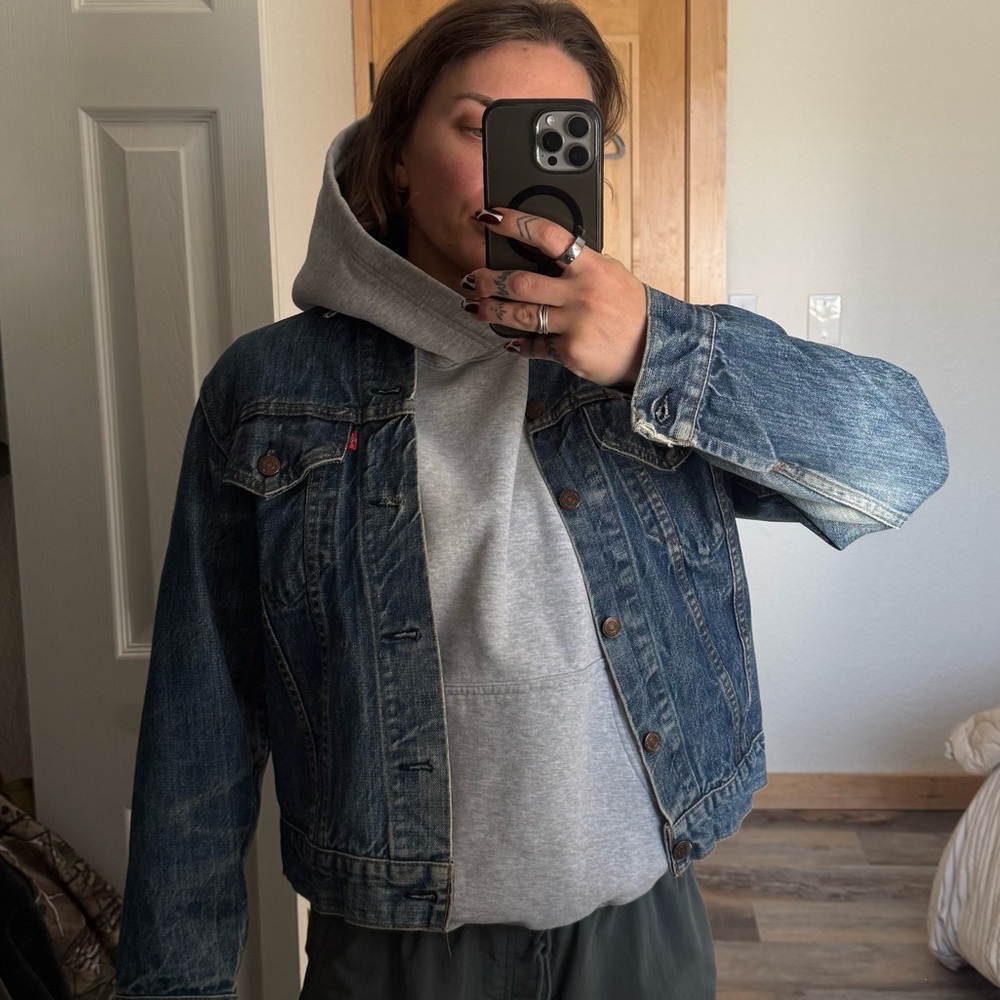 Levi's Vintage Medium Blue Denim Jacket - Picture 6 of 6